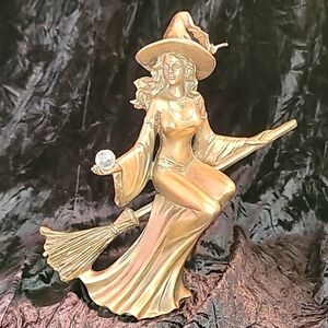 0243. SEXY Witch 🧙‍♂️ On a Broom w/ Crystal 🔮 Ball 💖